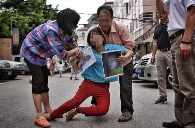 5歲男孩在幼兒園午睡,再也沒有醒過來,媽媽查看監控後大打出手!