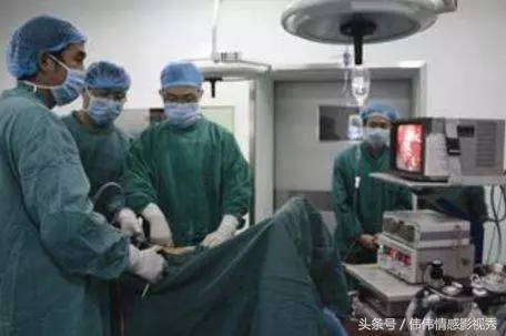 男子和黑人結婚4個月,腰部越來越痛,去醫院檢查完,蒙了