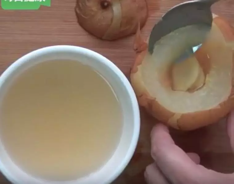 秋冬換季咳咳咳不停!止咳潤肺【冰糖燉梨】新做法,加「這個」,體寒者也可以食用哦!