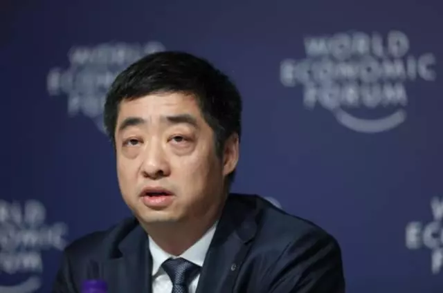 華為宣布明年推出5G可摺疊手機!完美反擊,打的三星措手不及!