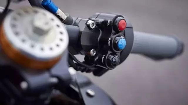 價值百萬的超級機車,男人的終極大玩具!