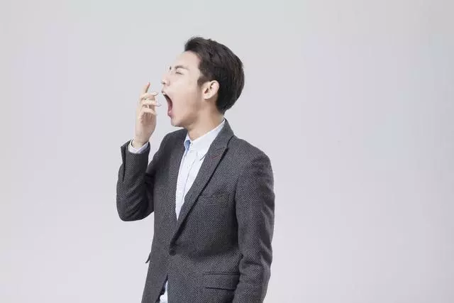 人到中年,禁止做這4件事,否則越混越差!