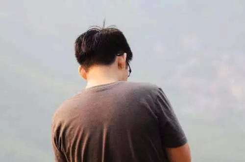 小舅子要結婚,岳父用跳樓威脅我給他蓋房,老婆讓我出去旅遊