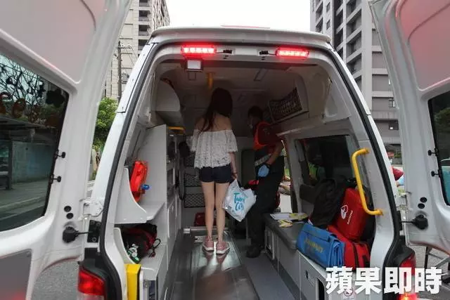 醉不該!短褲妹酒駕撞翻車鼻血染紅大腿