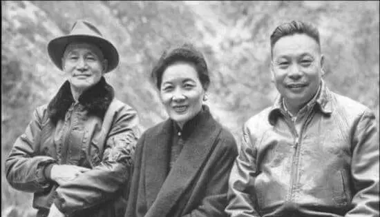 一位在臺灣出生,在台灣成長的純正台灣人告訴我們什麼叫「兩蔣時代」