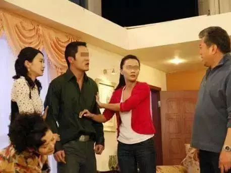 結婚後, 老公讓和娘家斷絕聯繫,婆婆喝多說漏嘴,我轉身就離開了