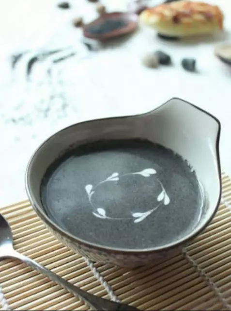 《 12 道住家糖水 》愛美的姑娘們千萬別偷懶,沒事兒煲個糖水滋潤又美顏,讓你皮膚水當當! 滋陰潤燥