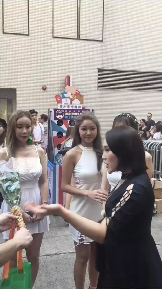 大叔求婚小模…遭嗆「先交出豪宅」!影片流出 網全驚嚇:本人長這樣?(16P+影)