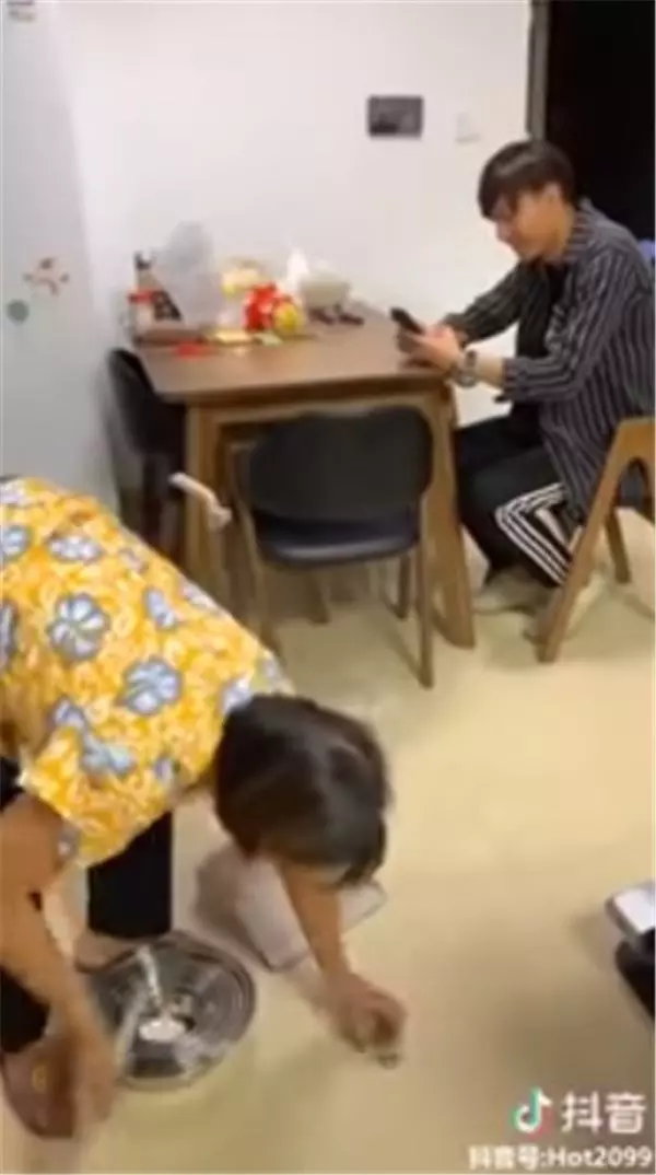 最新整人招數!怎樣都拿不完的鍋子 阿母暴怒:老娘你都敢耍!