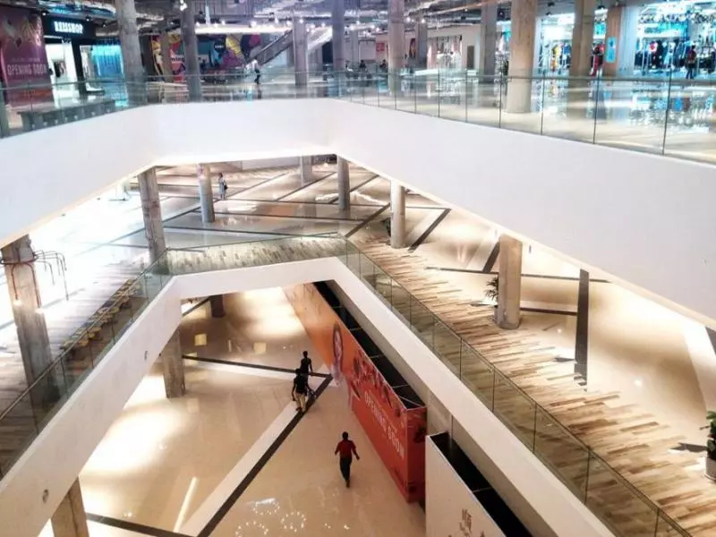 【這難道是藝術?】KL最新商場Eko Cheras Mall新開張,網友曝光真實樣貌:差很大!