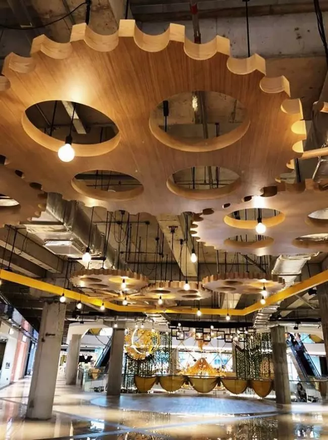 【這難道是藝術?】KL最新商場Eko Cheras Mall新開張,網友曝光真實樣貌:差很大!