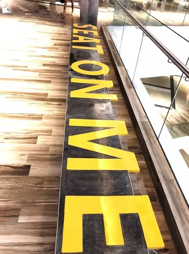 【這難道是藝術?】KL最新商場Eko Cheras Mall新開張,網友曝光真實樣貌:差很大!