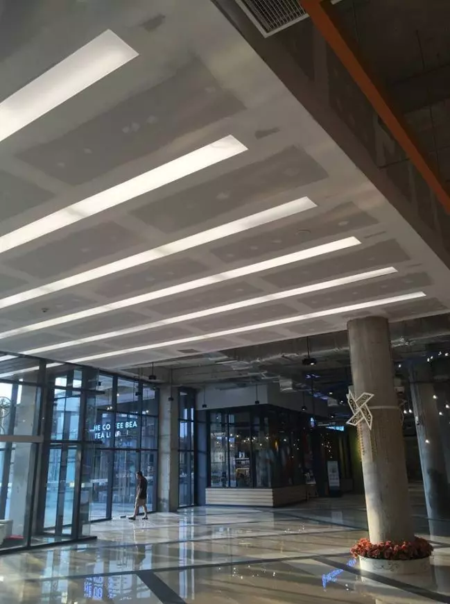 【這難道是藝術?】KL最新商場Eko Cheras Mall新開張,網友曝光真實樣貌:差很大!