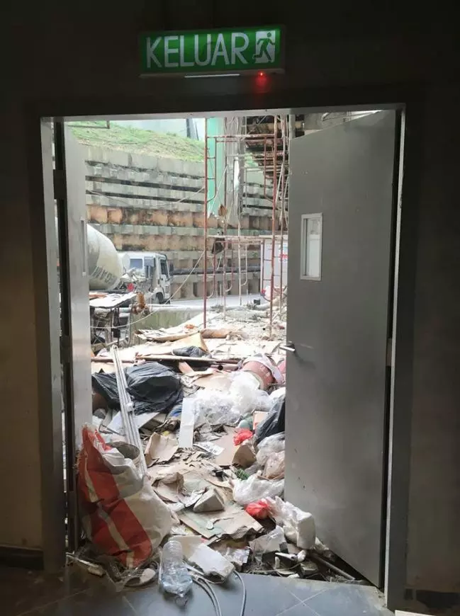 【這難道是藝術?】KL最新商場Eko Cheras Mall新開張,網友曝光真實樣貌:差很大!