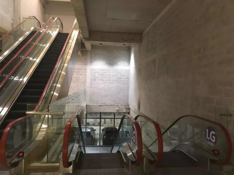 【這難道是藝術?】KL最新商場Eko Cheras Mall新開張,網友曝光真實樣貌:差很大!