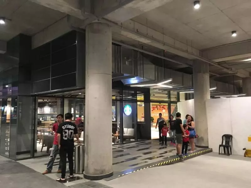 【這難道是藝術?】KL最新商場Eko Cheras Mall新開張,網友曝光真實樣貌:差很大!