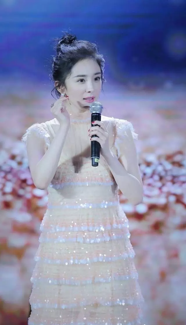 明星們一旦離開PS之後,你就會發現原來娛樂圈中有那麼多「照騙」