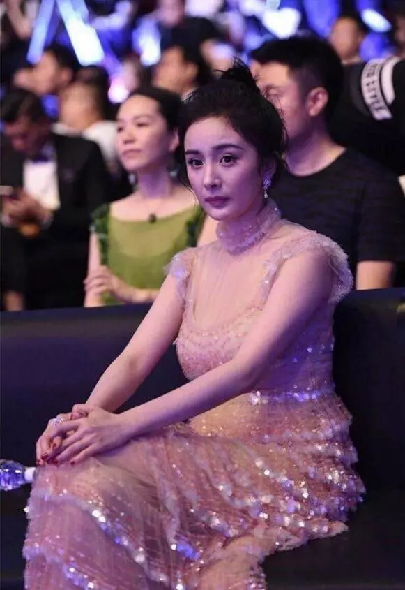 明星們一旦離開PS之後,你就會發現原來娛樂圈中有那麼多「照騙」