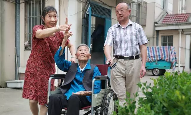 結婚後老婆向我提出六個條件,我聽後直接提出離婚