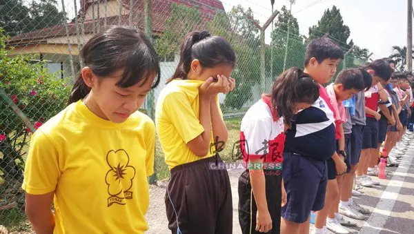 郭建升校長舉殯逾千師生夾道淚眼送別
