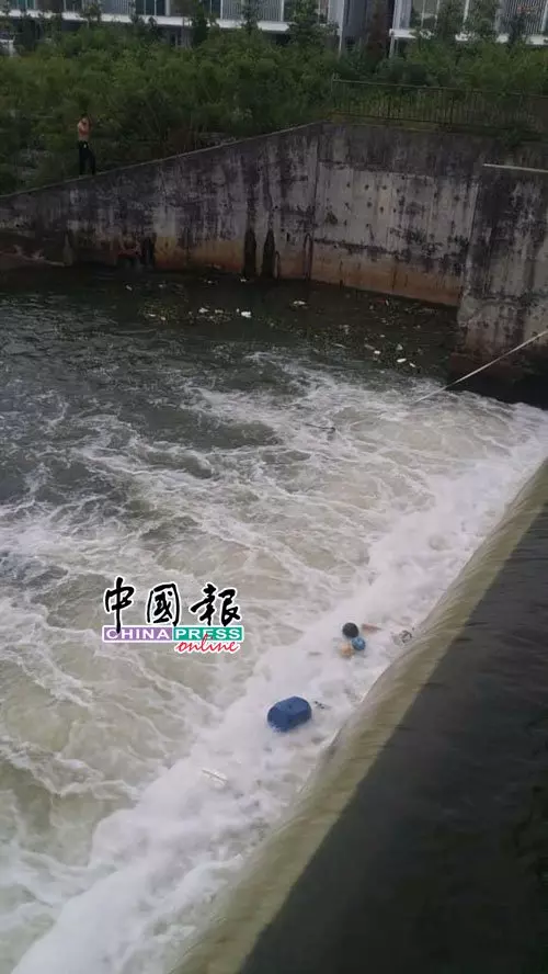 救墜湖青年遭急流沖走 6消拯員溺斃