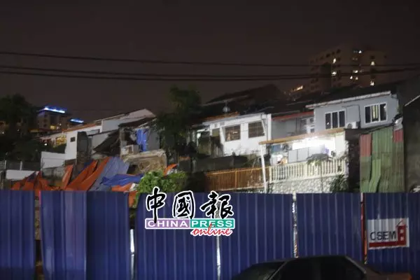殃及4間住家 舊巴生路上海花園 再土崩