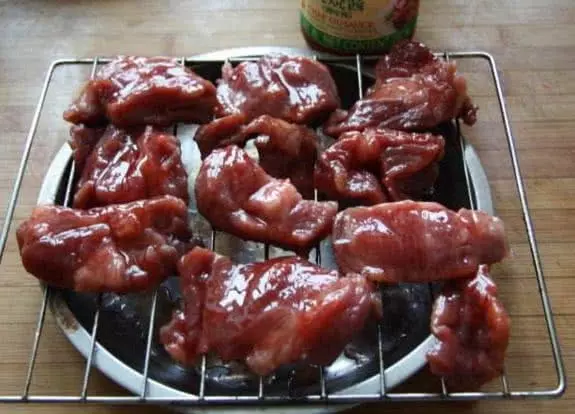 40年做「叉燒肉」的秘方,用好這「一碗料」,比飯店的還好吃!