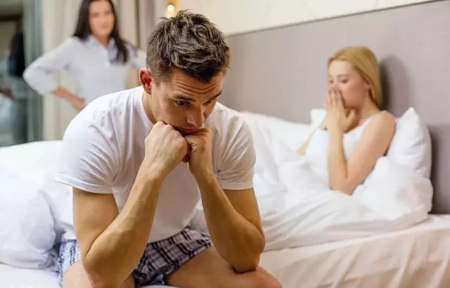 母親借我十萬塊錢給弟弟結婚 多年後我討要 弟弟一番話我憤怒了