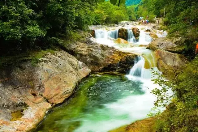 陝西秦嶺深處藏了一個可媲美香格里拉和九寨溝的秘境,適合自駕去