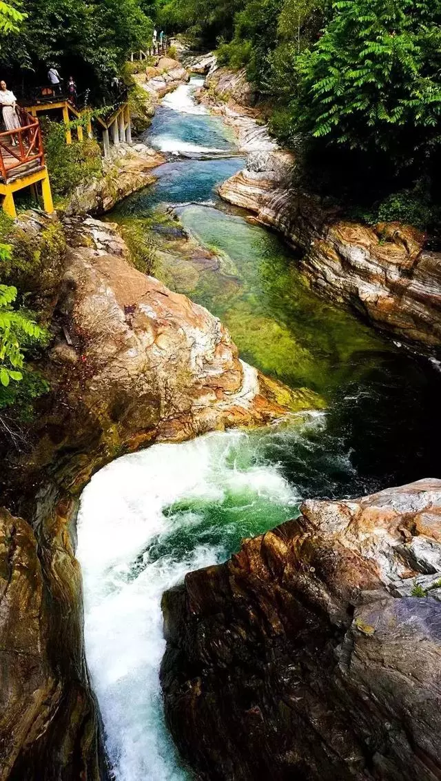 陝西秦嶺深處藏了一個可媲美香格里拉和九寨溝的秘境,適合自駕去