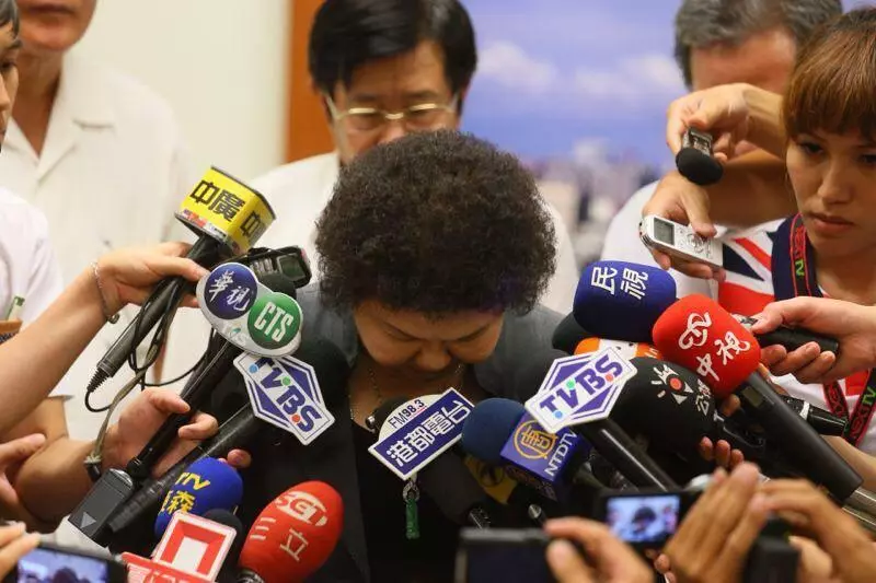 負債第一,薪資墊底,輕軌空盪,商家熄燈,您還相信她們的執政能力嗎?