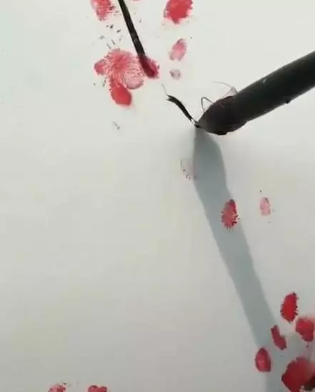貓掌除了療愈還可以作畫!主人用腳印做出一幅「櫻花盛放圖」貓咪一臉厭世:到底好了沒