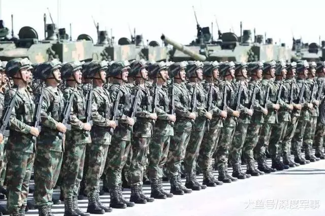 為啥沒人敢偷襲中國?我國30個師常年二級戰備,第一時間全殲對手