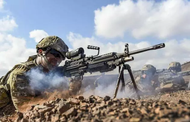 美特種兵遭俄敘精銳伏擊,重炮戰機火力全開,美軍一個都沒跑掉
