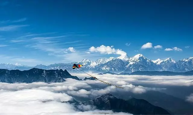 美哭!峨眉山之後又一被驢友發現的地方,擁有中國最大的觀景平台