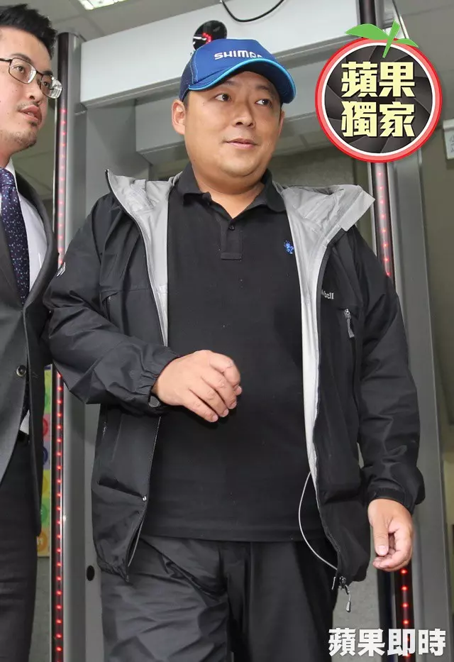 離婚官司開庭!柯以柔淚控郭宗坤:「他對我出拳2次」,加碼爆「私下其他荒唐事」絕不讓出孩子!