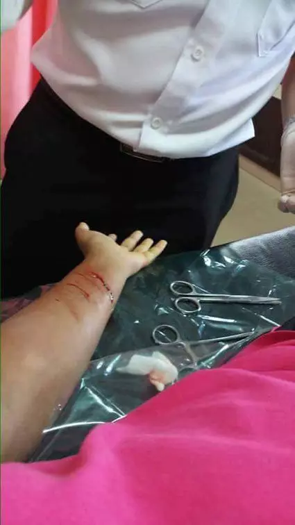 疑校長當眾羞辱 老師失控自殘