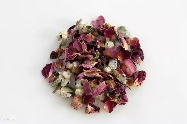 「玫瑰花茶」的七大功效與作用,太強大了!但是這幾類人千萬別喝,後果太嚴重了!