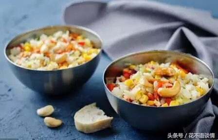 婆婆煮了兩碗飯,女兒要和侄子換著吃,看到碗底,我紅了眼眶