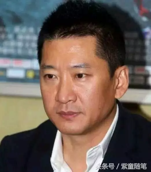 還珠格格20年後,爾泰變妖,五阿哥帥氣,只有他42歲還似24