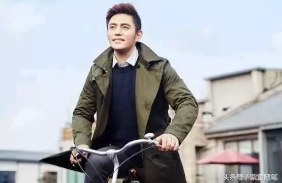 還珠格格20年後,爾泰變妖,五阿哥帥氣,只有他42歲還似24