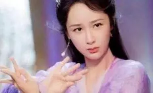 釋小龍「父親」?32年容顏不老!令各位女明星羨慕嫉妒恨