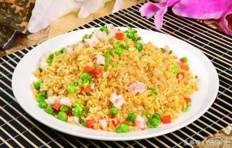 《揚州炒飯》《臘腸炒飯》《海鮮炒飯》《香菇炒飯》19種炒飯做法