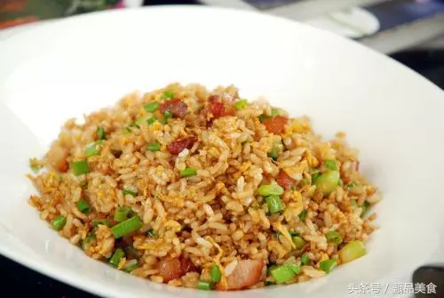 《揚州炒飯》《臘腸炒飯》《海鮮炒飯》《香菇炒飯》19種炒飯做法