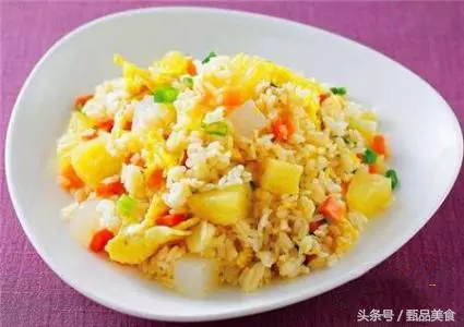 《揚州炒飯》《臘腸炒飯》《海鮮炒飯》《香菇炒飯》19種炒飯做法