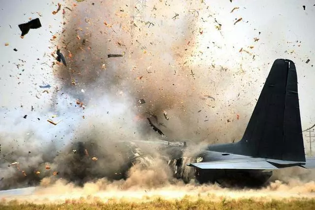 軍機接連墜毀,嚴重損失令美國難以承受 媒體:停下霸權主義腳步