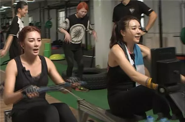 女演員中令人敬佩的8名健身達人,雙手練出老繭的女星見過麼?