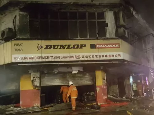 火魔襲擊輪胎店 幸無人傷亡