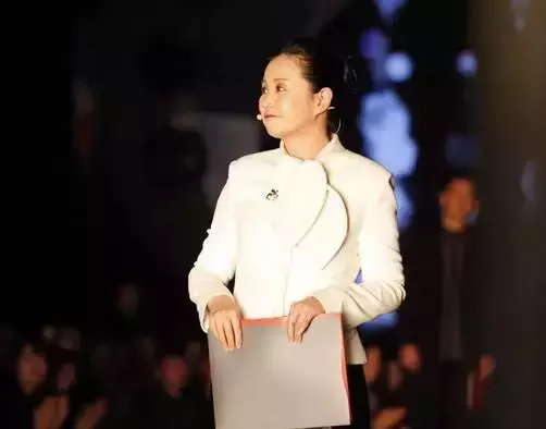 黃菡離開《非誠勿擾》,她那場只有9句話的演講,卻影響了無數人