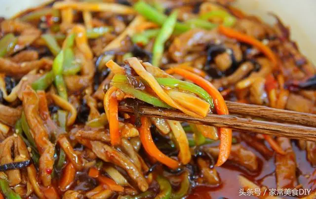 魚香肉絲這樣做實在好吃,肉絲滑嫩,口感層次豐富,超級下飯
